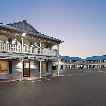 Super 8 By Wyndham Foley Motel Exterior photo