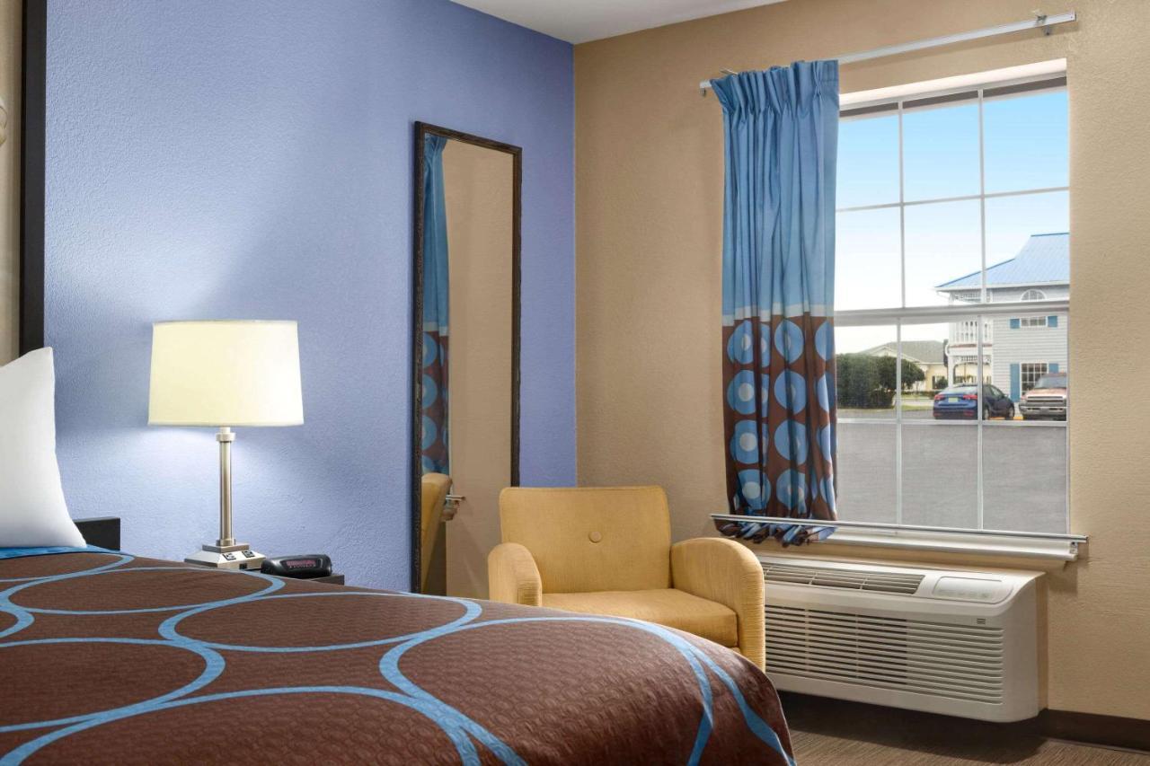 Super 8 By Wyndham Foley Motel Exterior photo