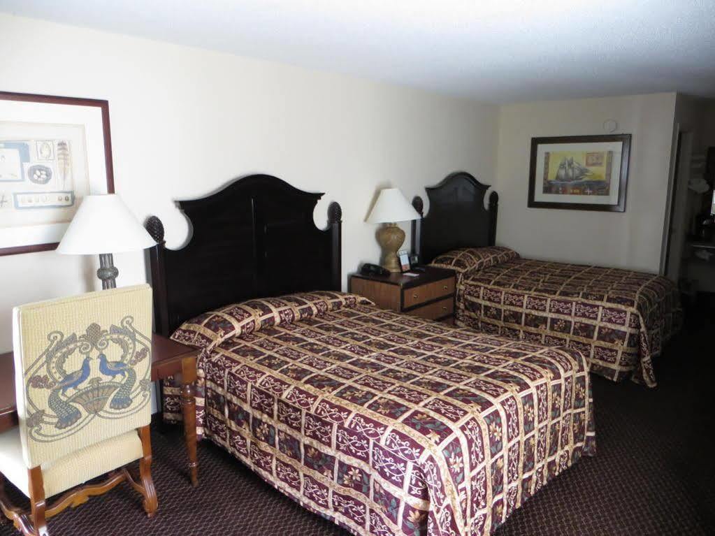 Super 8 By Wyndham Foley Motel Exterior photo